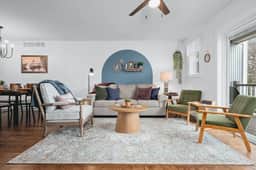 Ivy House: 3BR Townhome Downtown Beaches Wineries