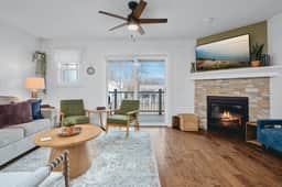 Ivy House: 3BR Townhome Downtown Beaches Wineries