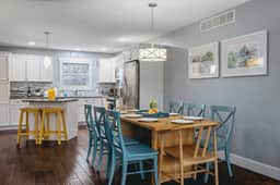*NEW* The Marina 3BD Townhome Downtown Beaches Wineries