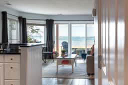 Beachfront Serenity 101|Direct Beach Access |Near Downtown + Tart Trail