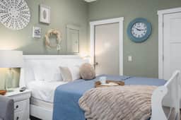 Primrose Studio: 1BR Studio near Downtown Beaches Wineries