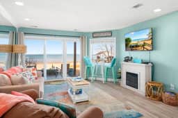 Sandy Haven 109|Direct Beach Access| Downtown + Tart Trail