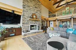 Spyglass Ridge Retreat – 6BR Luxury Bay Access Estate in Suttons Bay