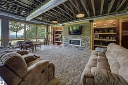 Spyglass Ridge Retreat – 6BR Luxury Bay Access Estate in Suttons Bay
