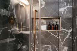 Moody Maison Studio | Near Downtown & Beaches