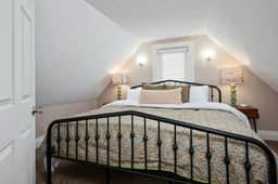 Luna Cottage | Hot Tub | 3BR Near Downtown & TART Trail | Grill