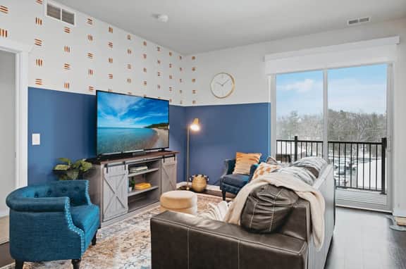 *NEW* Great Escape 404: 2BR Condo Near Downtown and Bay