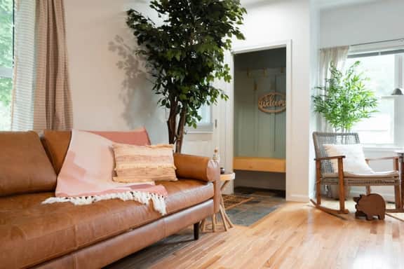 Bohemian Retreat |4BR Home|Downtown|Beach|Wineries