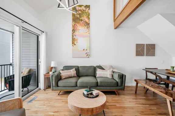 Japandi | 3BD Townhome| Near Downtown | Beaches | Wineries