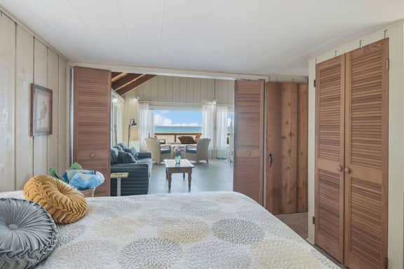Boona Vista|Lake Michigan Beach Front Cottage