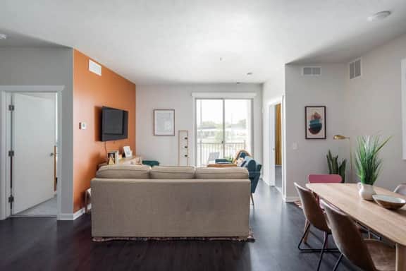 HAPPY Trails 219 | 2BD Condo|Downtown|Wineries|Beaches
