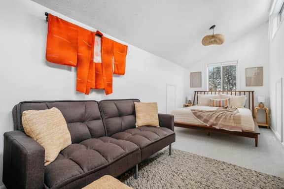 Japandi | 3BD Townhome| Near Downtown | Beaches | Wineries