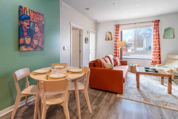 Le Nid Trailside 1BD Close To Beach/Downtown