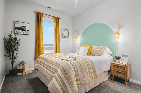 Shoreline: 2BR Condo Near Downtown, The Bay and Wineries