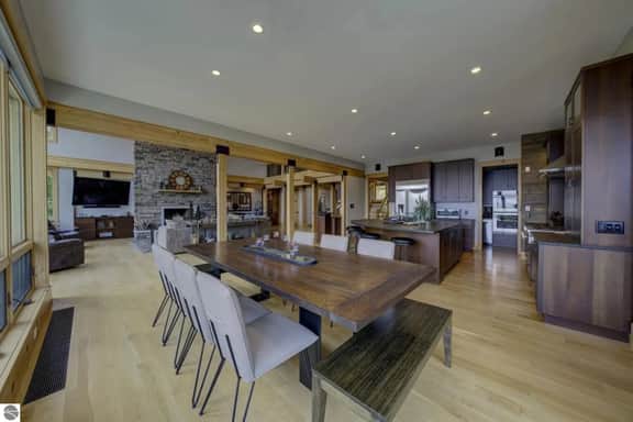 Spyglass Ridge Retreat – 6BR Luxury Bay Access Estate in Suttons Bay