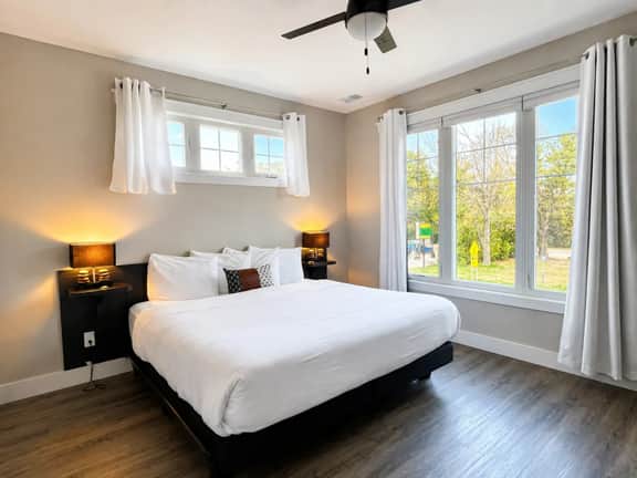 The Ledge 9 | 2BR | Rooftop Patio |Downtown