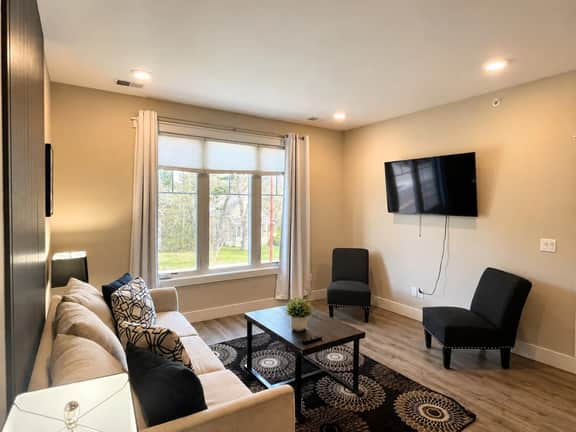 The Ledge 9 | 2BR | Rooftop Patio |Downtown