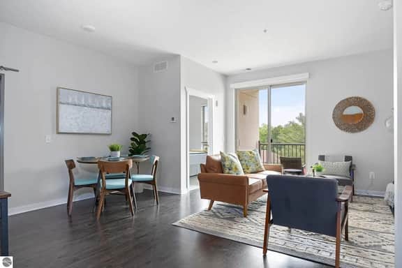 Trailside Retreat 405 | 2BR Condo | Balcony | Near Downtown & TART Trail