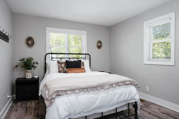 Luna Cottage | Hot Tub | 3BR Near Downtown & TART Trail | Grill