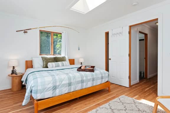 Camp Haven | Sandpiper Cottage | 4BR Beachfront | Glen Lake