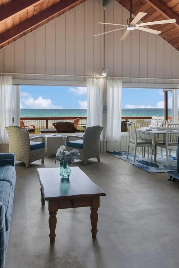 Boona Vista|Lake Michigan Beach Front Cottage