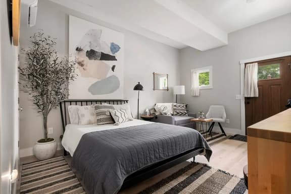 H Studio |Close to Downtown|Beaches|Wineries