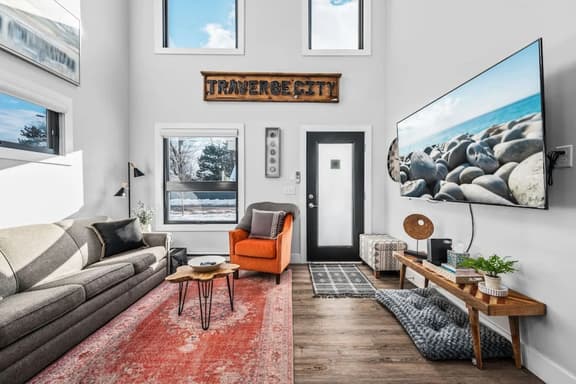 Stella Boona |1BD Loft Condo|Walk to TART Trail