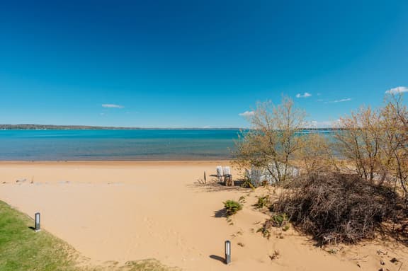 Waters Edge 220 | Beachfront Condo | Balcony | Near Downtown