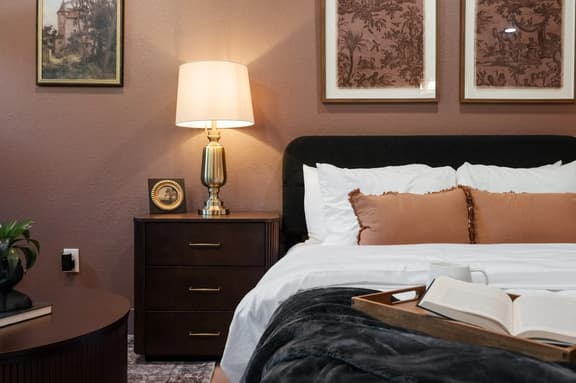 Moody Maison Studio | Near Downtown & Beaches