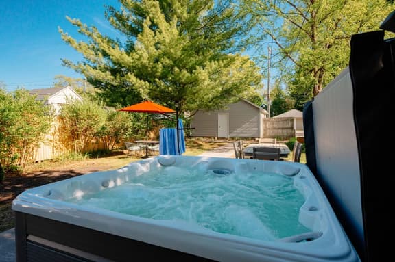 Luna Cottage | Hot Tub | 3BR Near Downtown & TART Trail | Grill