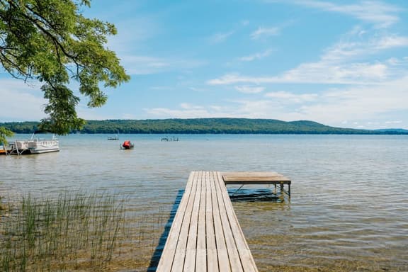 Camp Haven | Sandpiper Cottage | 4BR Beachfront | Glen Lake